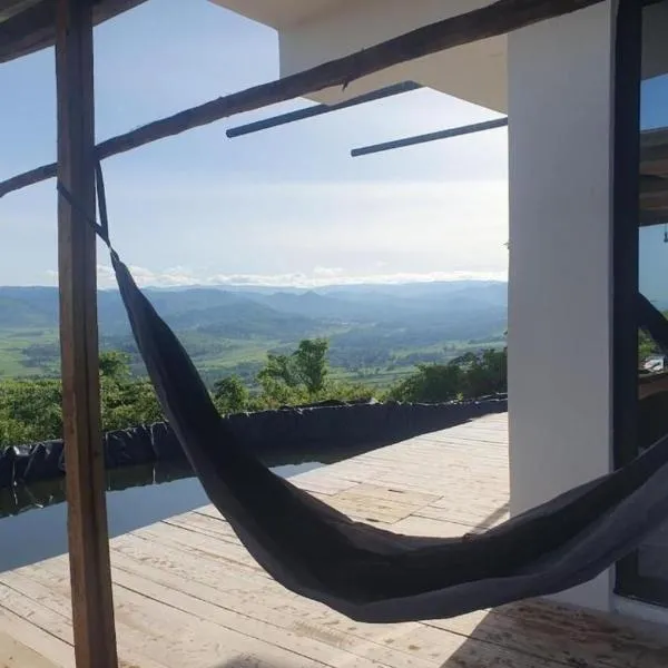 Natural Lake Retreat Luxury Villa with Stone Oven and Stunning Views,位于Fort Ternan的酒店