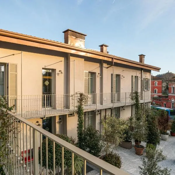 Le Dimore - Como City Center - Boutique apartments near Lake, Train and Bus Stations，位于科莫的酒店