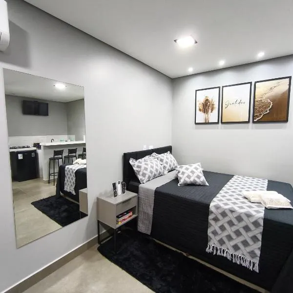 Micro casa 22m2 Localização estratégica Londrina，位于隆德里纳的酒店