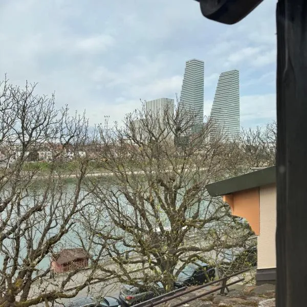 Studio 8 Rhine View - Quiet and Cozy - 10min Walk to City Center, 15min to Main Station，位于巴塞尔的酒店