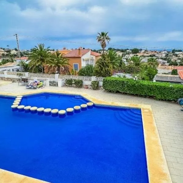 Relaxation and sun in Calpe with a nearby pool，位于艾法奇的酒店