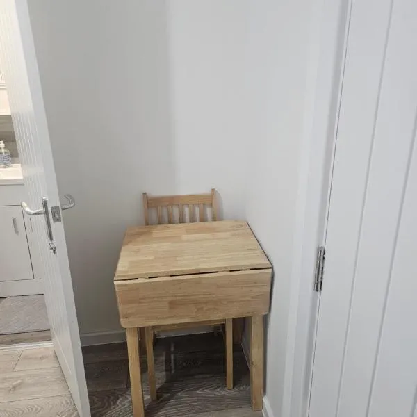 Rose Acre Home Basildon，位于巴塞尔顿的酒店