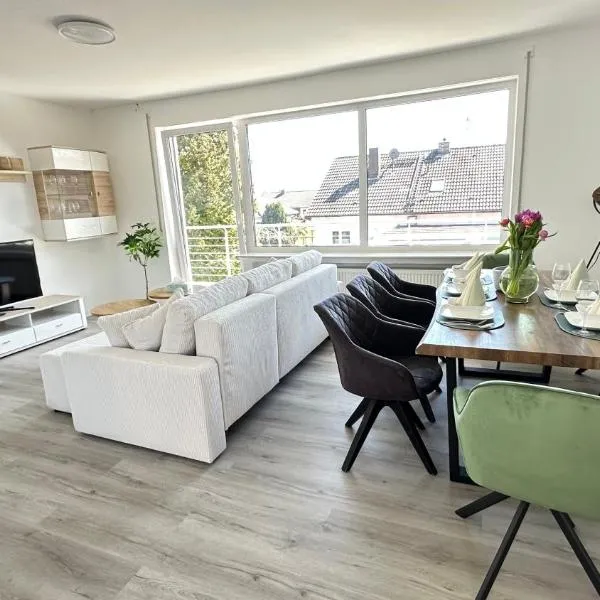 10 min von Legoland entfernter Familienhaus, Sonnige Familienfreundliche, große 100m2, 3 Zimmerwohnung, Whirlpool im Garten, NETFLIX, WLAN, fürs erste Frühstück gefüllter Kühlschrank, wunderschöner Balkon, privater Parkplatz，位于金茨堡的酒店