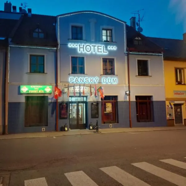 Hotel Panský dům，位于Kostelec nad Orlicí的酒店
