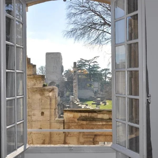 Holiday in Arles -Appartement du Théâtre Antique，位于阿尔勒的酒店