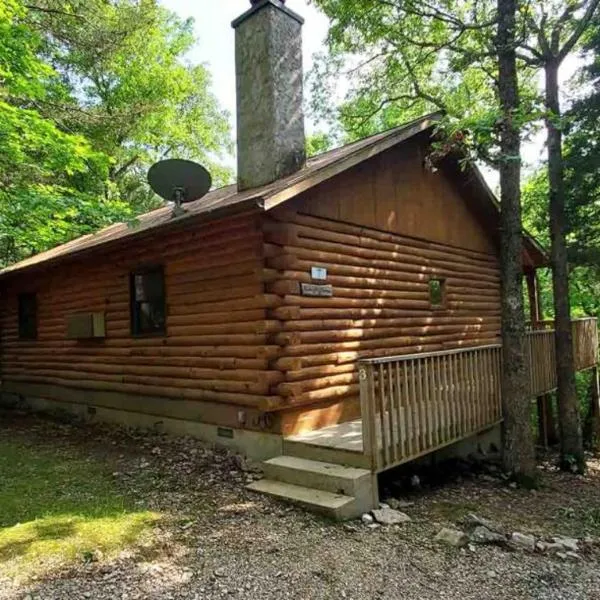 Private Log Cabin #3 at Wisteria，位于尤里卡斯普林斯的酒店