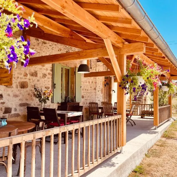 chambres d'hôtes Domaine les Grands Pérons，位于Hérisson的酒店