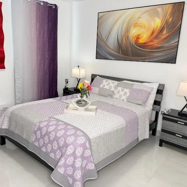 Casa Mi Luz - Family-Friendly 3BR Stay with Parking & Self Check-in，位于圣胡安的酒店