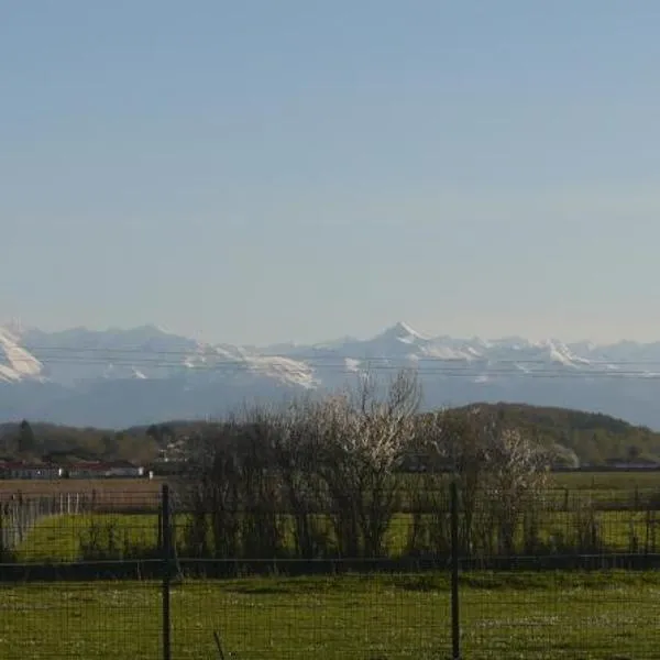 Logement Chis 65 avec vue sur le Pic du Midi,位于Chis的酒店
