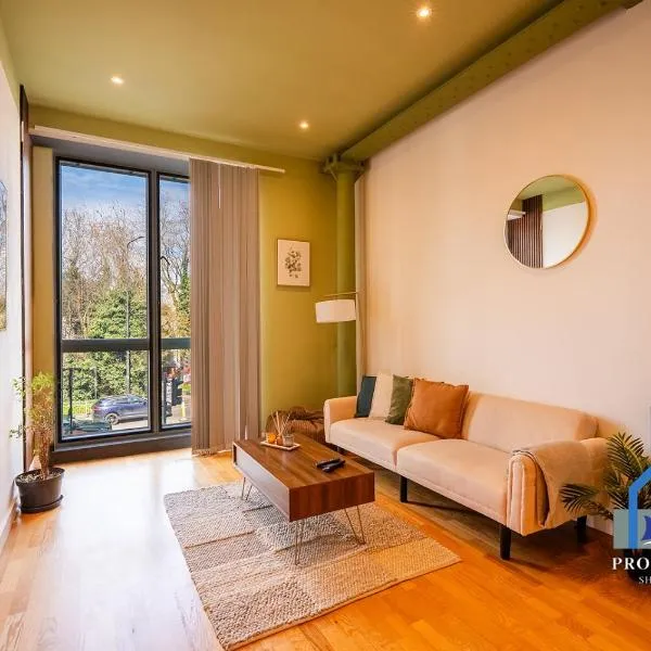 Spacious Manchester City Condo - Parking - Next To AO Arena - Local Attraction & Transport Links，位于曼彻斯特的酒店
