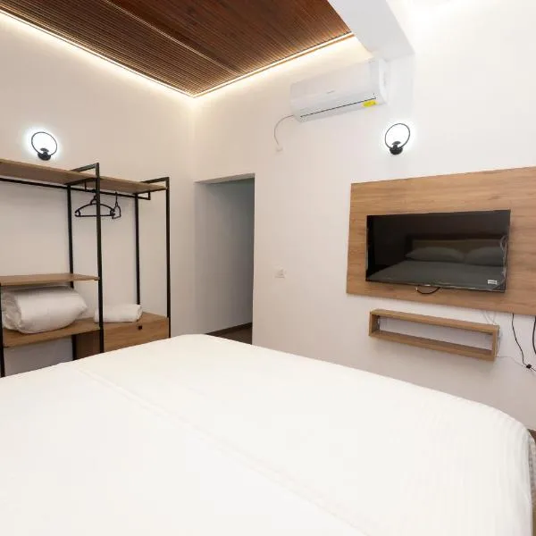 Bar Hotel Orgito，位于Lushnjë的酒店
