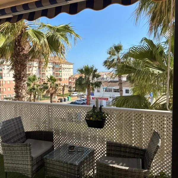 Los Lentiscares Apartment，位于托罗克斯科斯塔的酒店