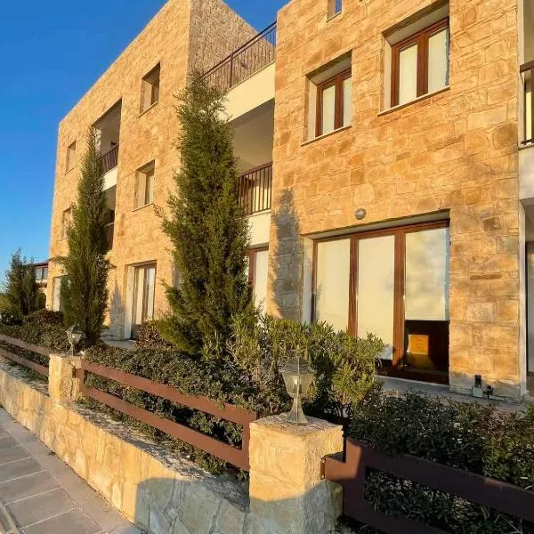 Daniel's Hotel Apartments，位于帕福斯的酒店