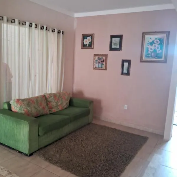 House 5 min from downtown Ipatinga 11 min from airport，位于Santana do Paraíso的酒店