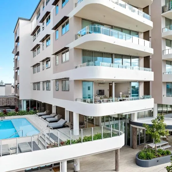 Lowanna Beach Resort Kawana，位于卡瓦纳华特斯的酒店