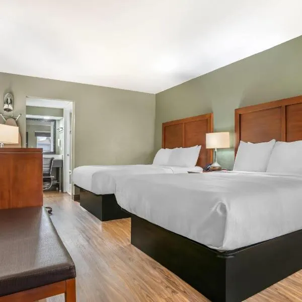 Quality Inn & Suites near Panama City Beach，位于巴拿马城的酒店