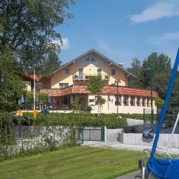 Hotel Mutz Garni，位于阿默湖畔因宁的酒店