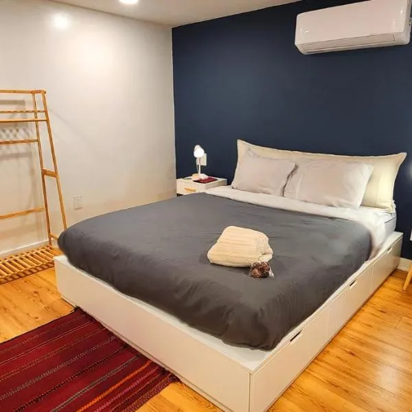 Hibiscus Suite - Private Studio Apartment in Rhinebeck Village，位于莱茵贝克的酒店