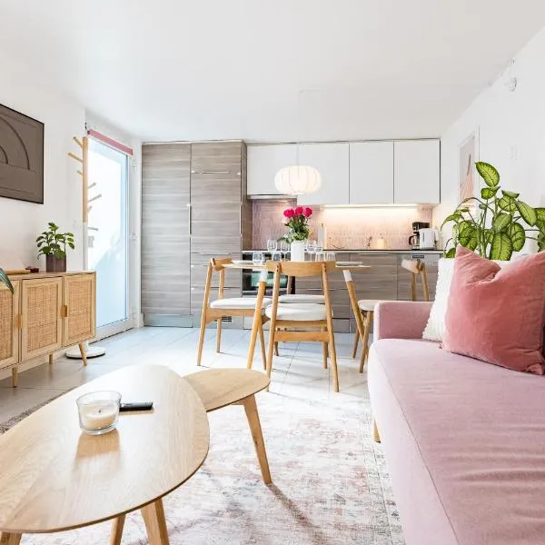 L'Escale - Vélos, Projecteur Ciné, Terrasse & Parfait pour séjour Pro avec Parking gratuit et WiFi rapide，位于滨湖埃斯塔瓦耶的酒店