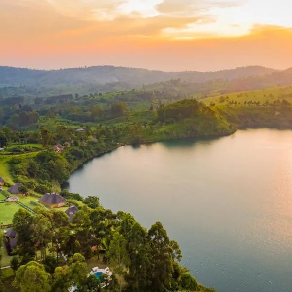 Crater Safari Lodge，位于Kibale Forest National Park的酒店