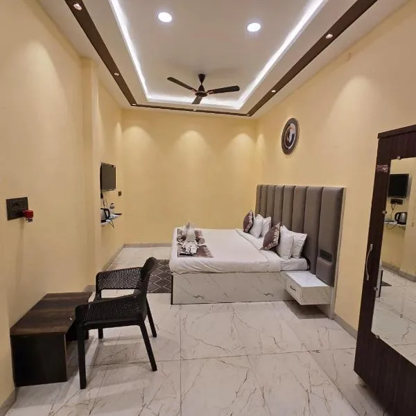 Shree Dharan Stays，位于Ayodhya的酒店