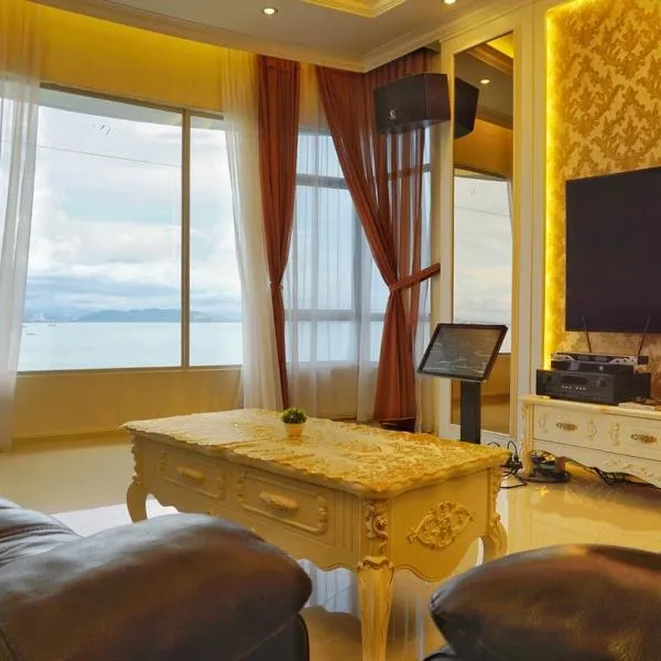 Luxury 180 SeaView 7pax USM & Queensbay，位于牛汝莪的酒店