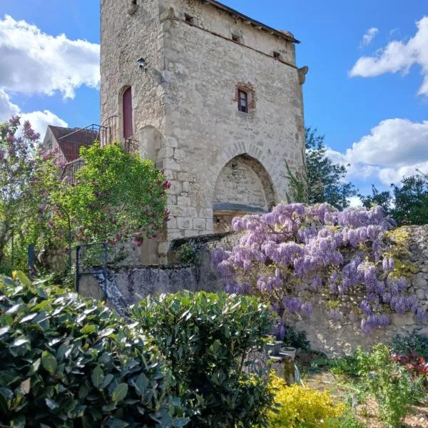 拉美生都酒店杜孔德王子旅馆，位于Charroux-dʼAllier的酒店