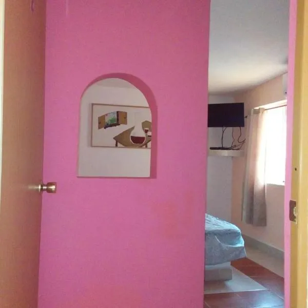 Motel Champoton sobre carretera frente al mar，位于钱波通的酒店