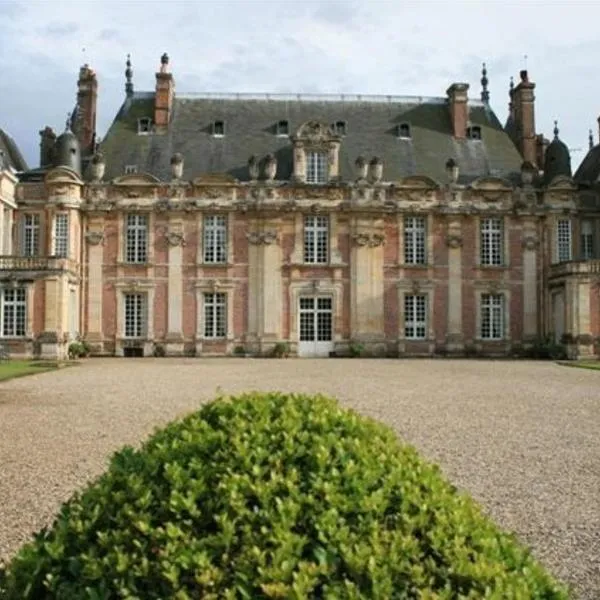 米洛美思城堡酒店，位于Bertreville-Saint-Ouen的酒店