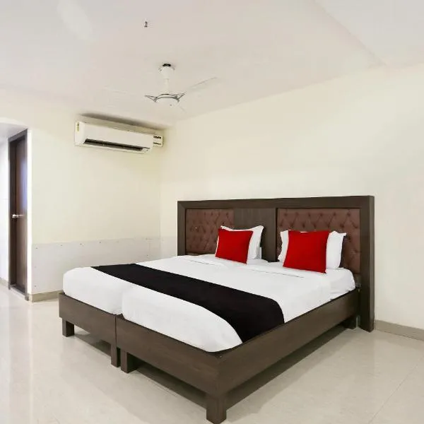 Super Townhouse Halcyon Deccan Inn Near Shilparamam，位于海得拉巴的酒店