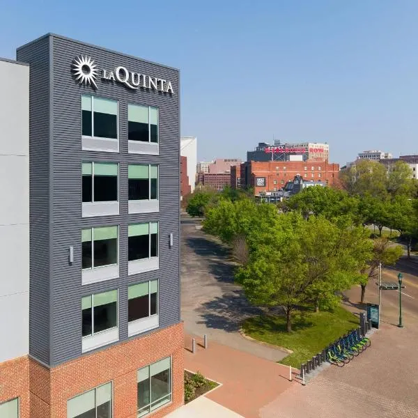 La Quinta Inn & Suites by Wyndham Chattanooga Downtown/South，位于查塔努加的酒店