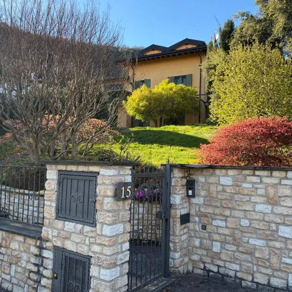 Apartment - Villa Bergamo-Home，位于Torre Boldone的酒店