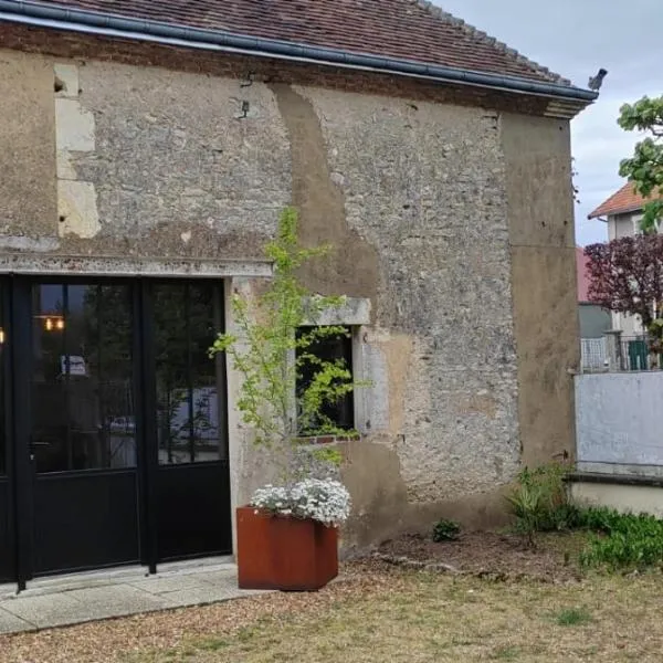 location 24h du Mans，位于贝尔纳堡的酒店