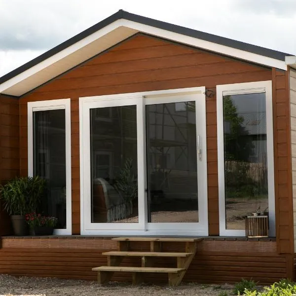 Time Out Village - Maedow Flower Cottage - Haus Blumenwiese，位于Blekendorf的酒店