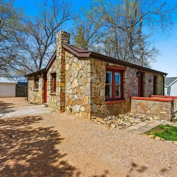 100-Year-Old Historic Homestead in Sturgis，位于斯特吉斯的酒店