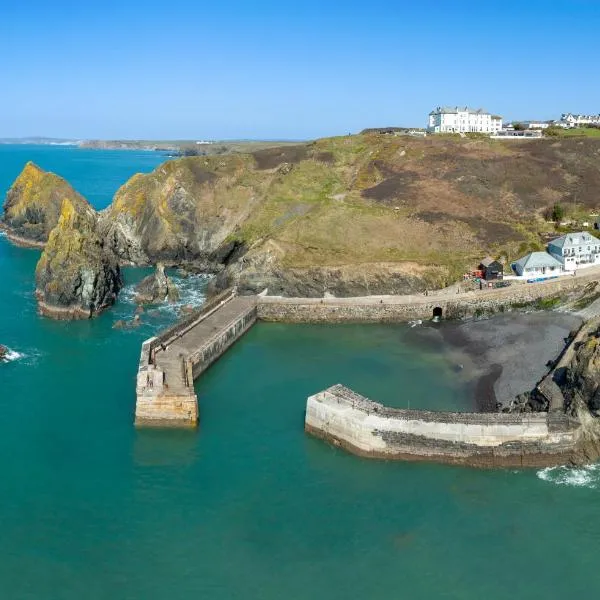 Mullion Cove Hotel & Spa，位于马利恩的酒店