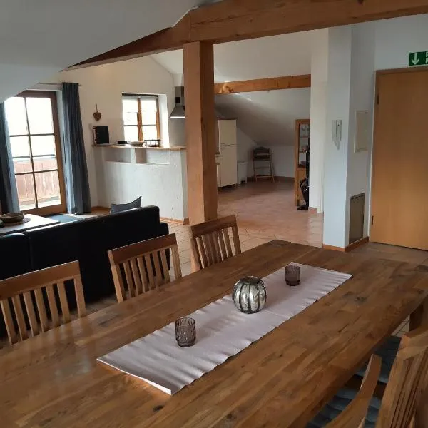 Fewo beim Schmied Straßkirchen，位于Vogtareuth的酒店