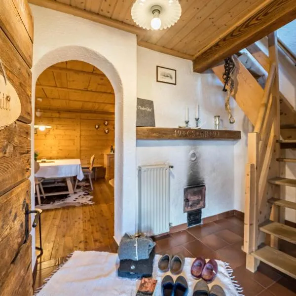 Thaler-hof Ferienhaus Lärchnhittl，位于拉古多的酒店