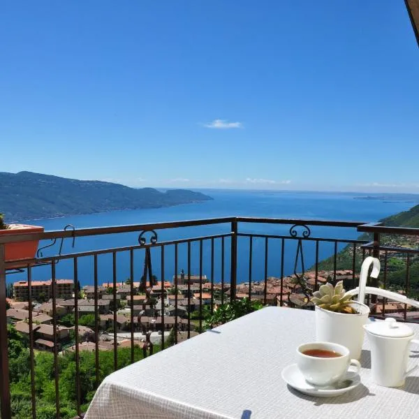 Stella del Garda 1 con balcone，位于提尼亚类的酒店