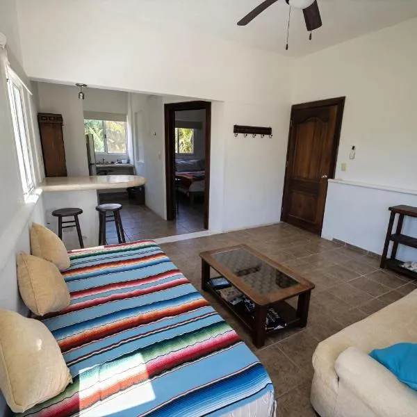 Casa Hokol Departamentos con Alberca，位于德尔奇亚港的酒店