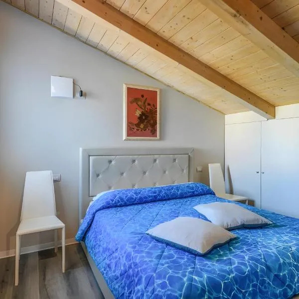 Piccolo Chalet Comfort E Stile，位于马洛塔的酒店
