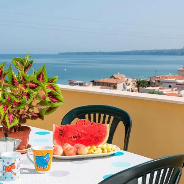 Casa Viola - a 100 metri dal mare,位于特拉佩托的酒店