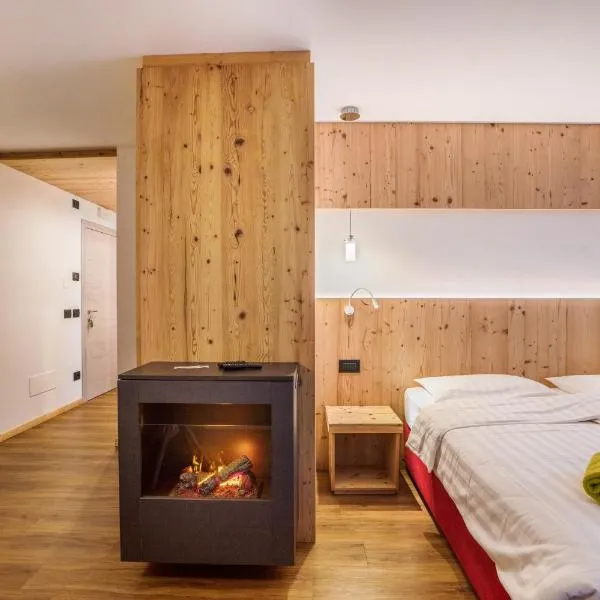 Chalet Osmar Suite 1，位于坎皮泰洛迪法萨的酒店