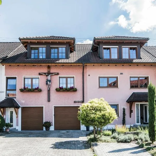 Ferienwohnung Heilsbergblick，位于希尔金根的酒店