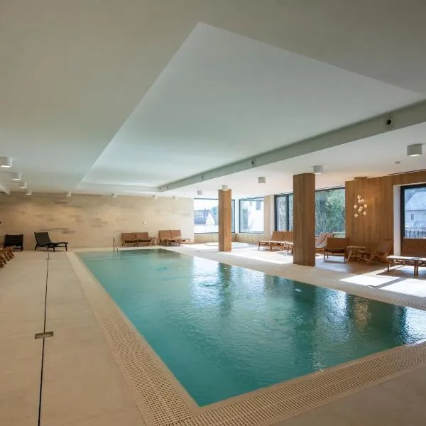 Resort Aurum，位于切尔尼杜尔的酒店