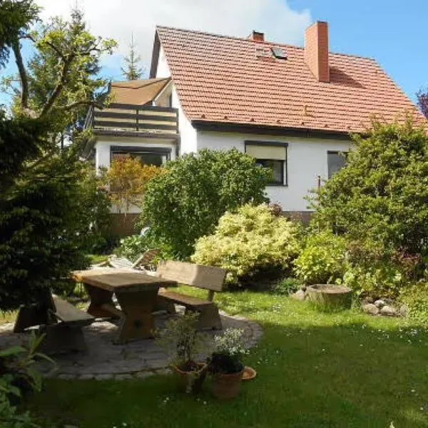 Ferienwohnung Spallholtz，位于施特拉尔松德的酒店