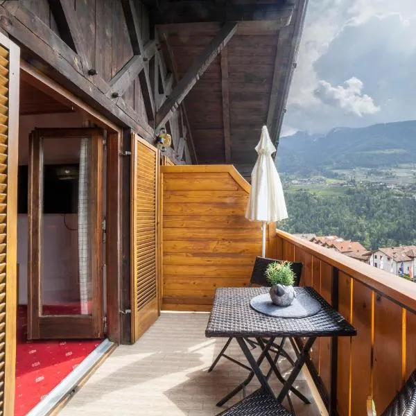 Sankt Corbinian Apartement 4，位于Caines的酒店
