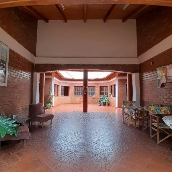 Madre America Hotel & Hostel，位于圣伊格纳西奥的酒店
