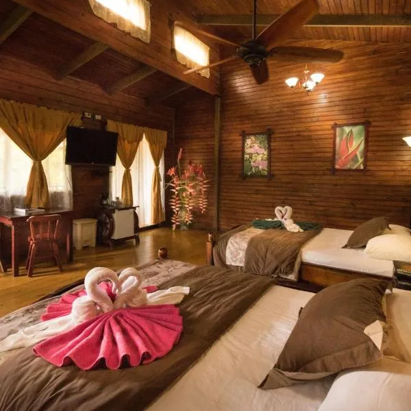蓝河温泉度假酒店，位于利比里亚的酒店