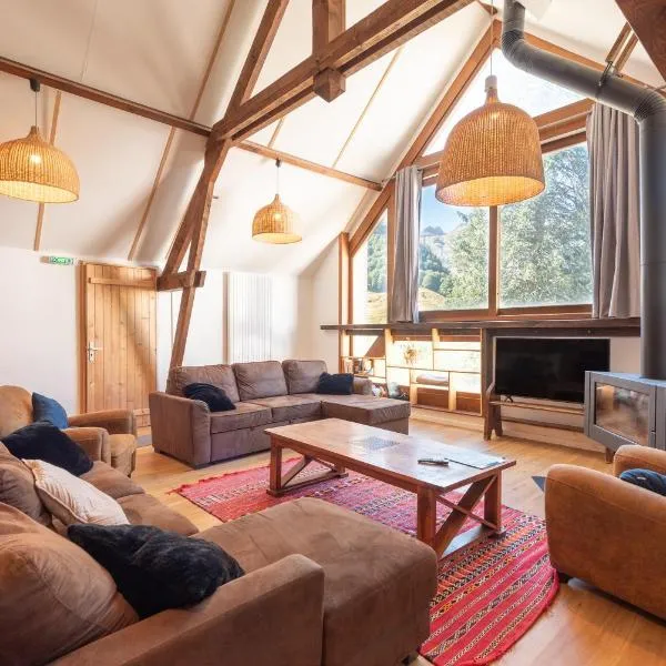 Chalet Confortable 14 voyageurs，位于Urdos的酒店